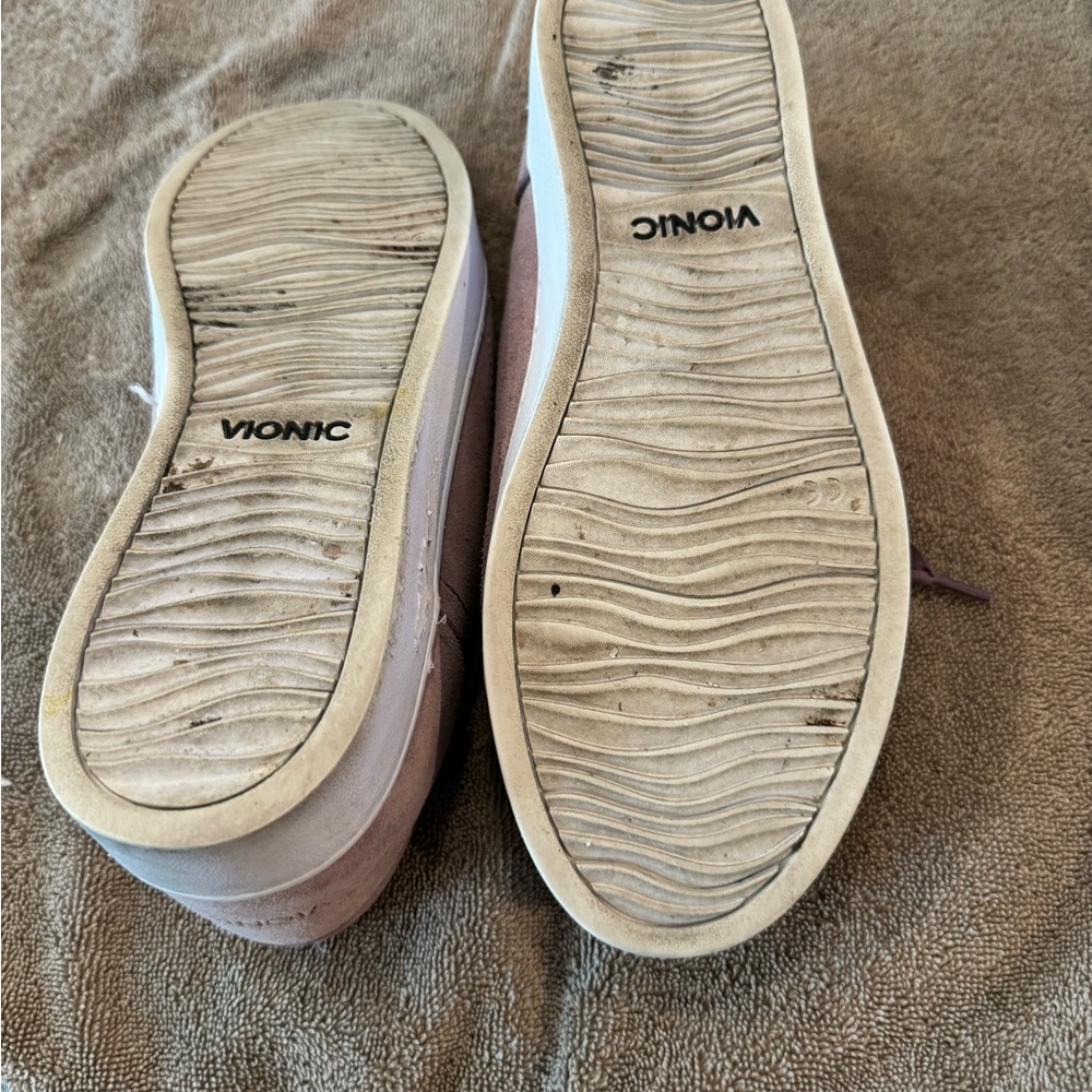 Vionic - Ladies Walking - Picture 2 of 5